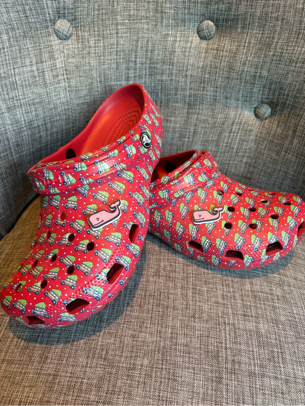 CROCS / Vineyard Vines Men’s 8 Women’s 10 LIKE NEW